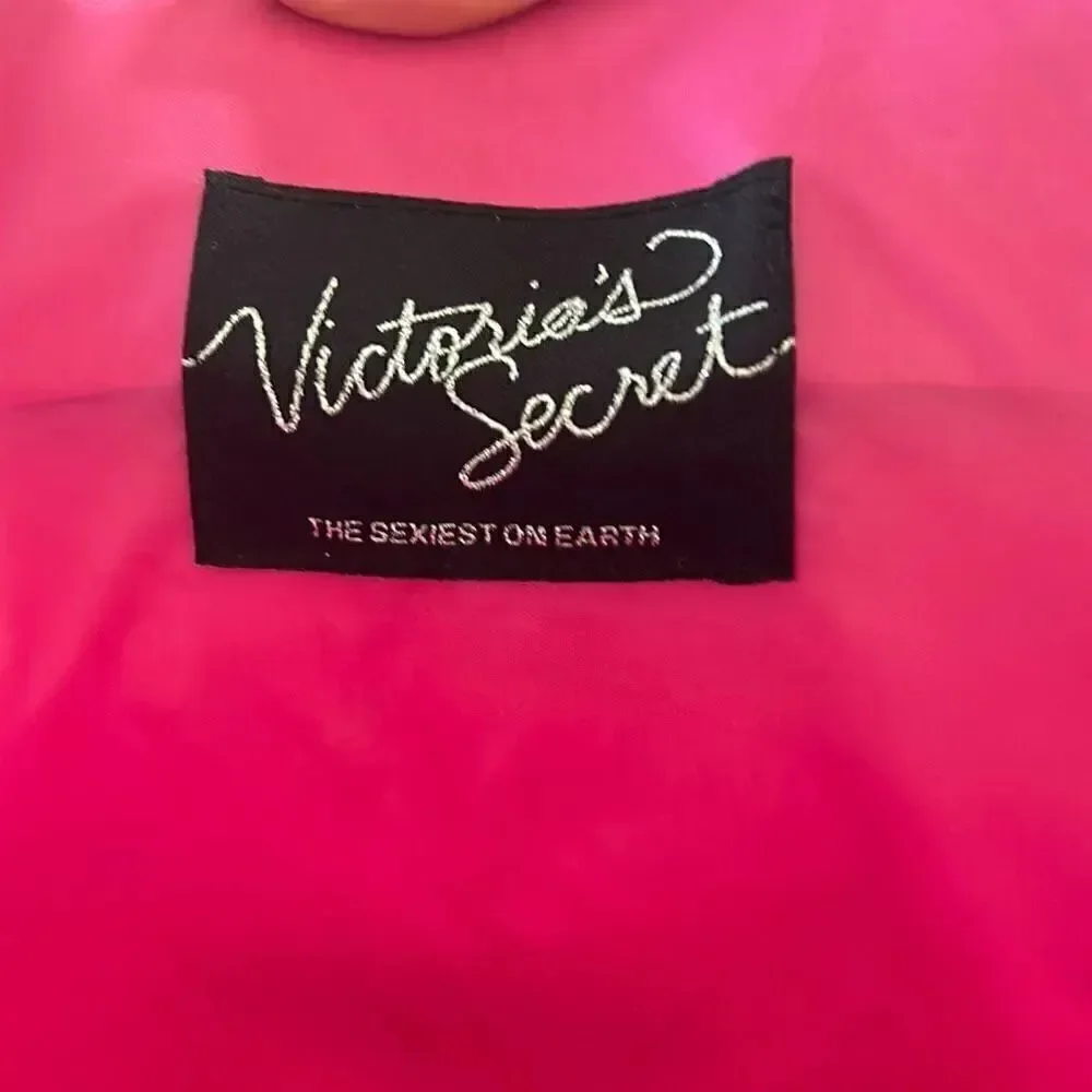 Victoria’s Secret Heidi Klum supermodel tote bag.